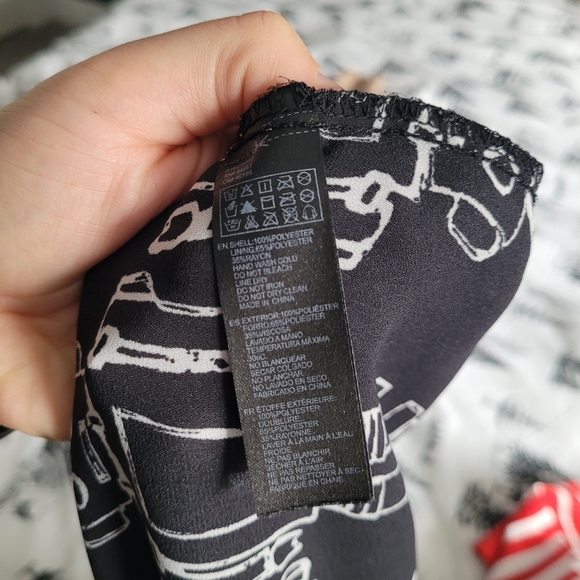 ✨️FINAL SALE ✨️Robot print cap sleeve a-line dress - size large from forever 21 - Picture 4 of 6